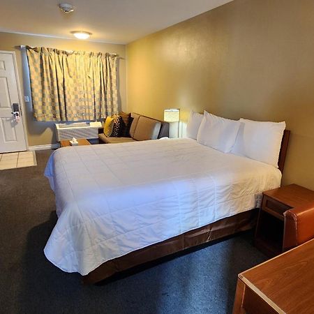 Welcome Everett Inn Exterior photo
