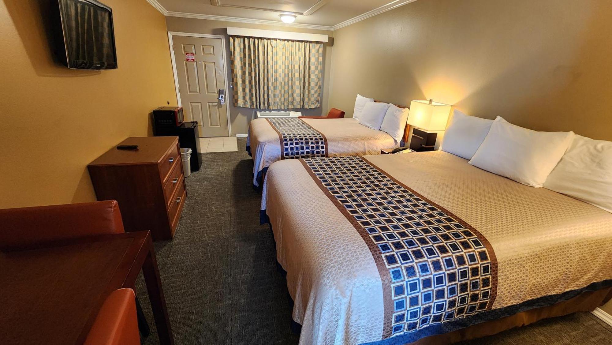 Welcome Everett Inn Exterior photo