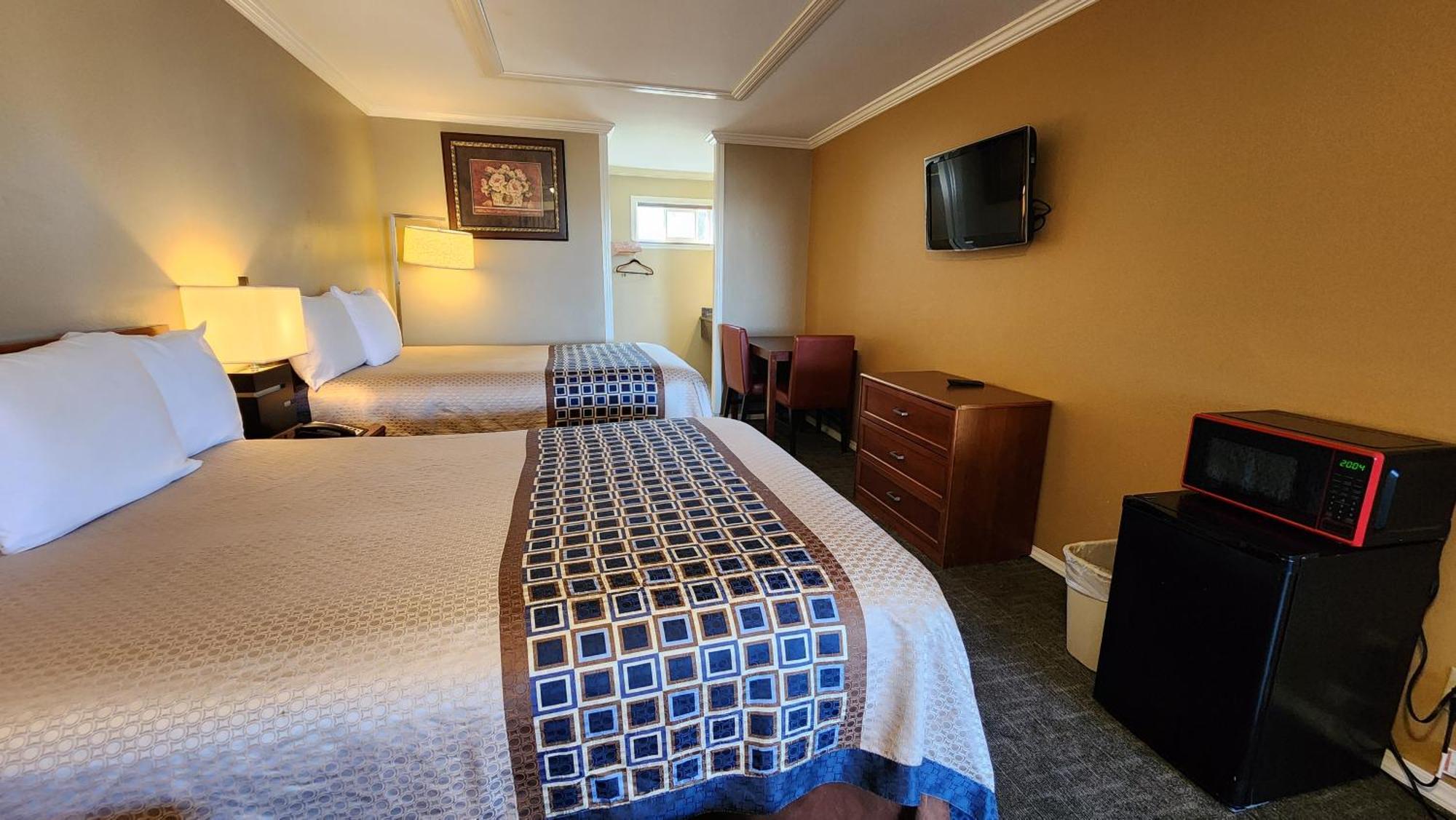Welcome Everett Inn Exterior photo